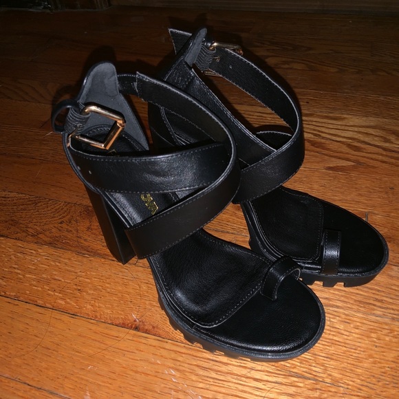 Fashion Nova - Breaking Ground Heels - Picture 2 of 6